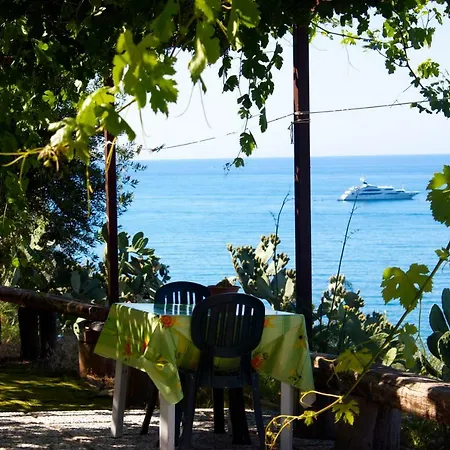 Mareblu Oda ve Kahvaltı Cefalù