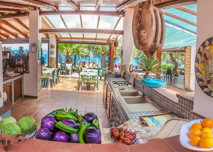 לינה וארוחת בוקר Mareblu צ'פאלו